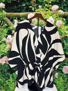 Sweet Rain Black & Cream Abstract Blouse